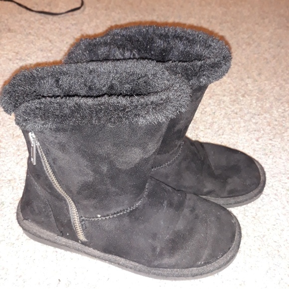 Books - Picture 3 of 3